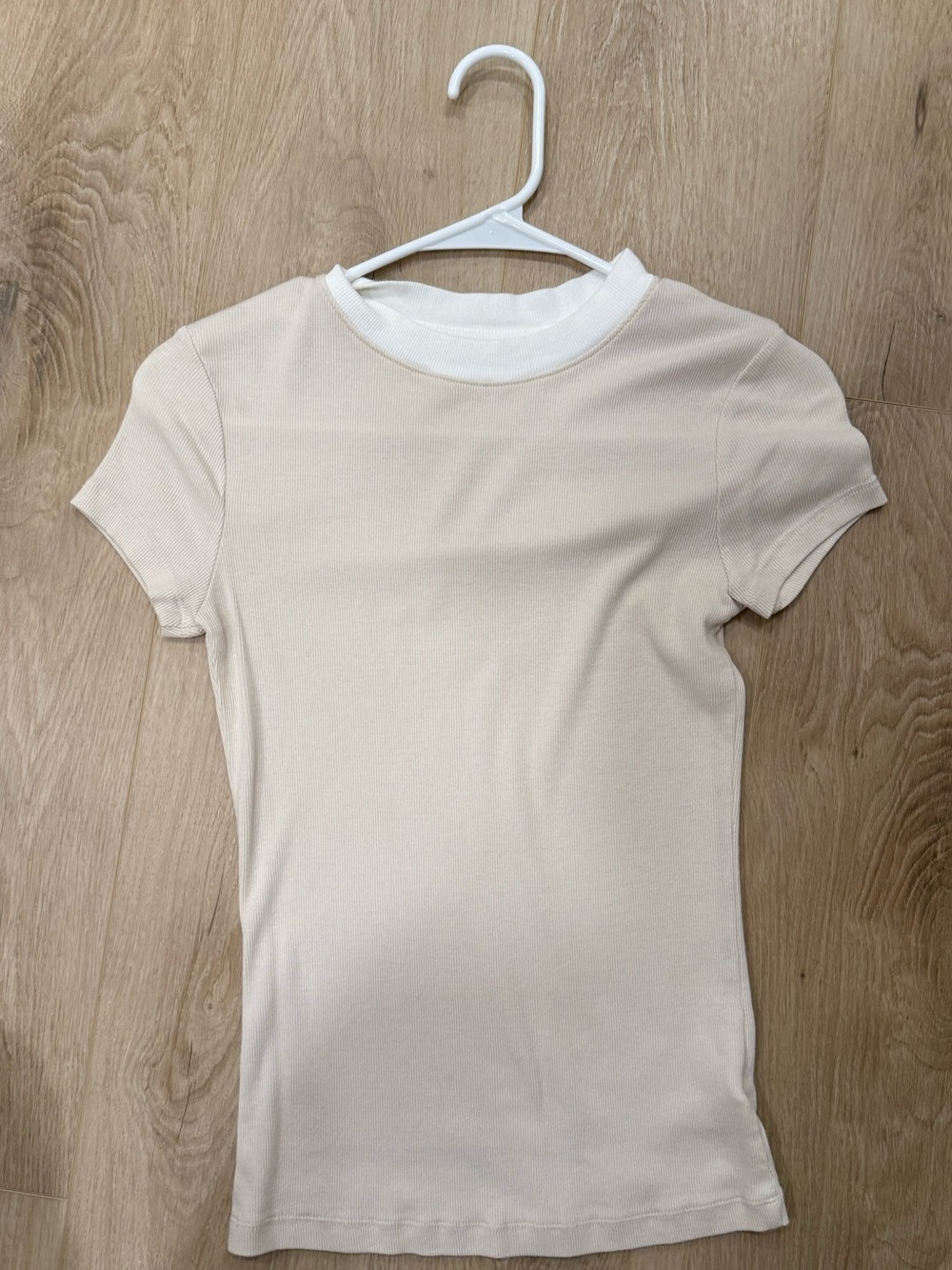 Short Sleeve Crewneck Tee in Cream with White Trim